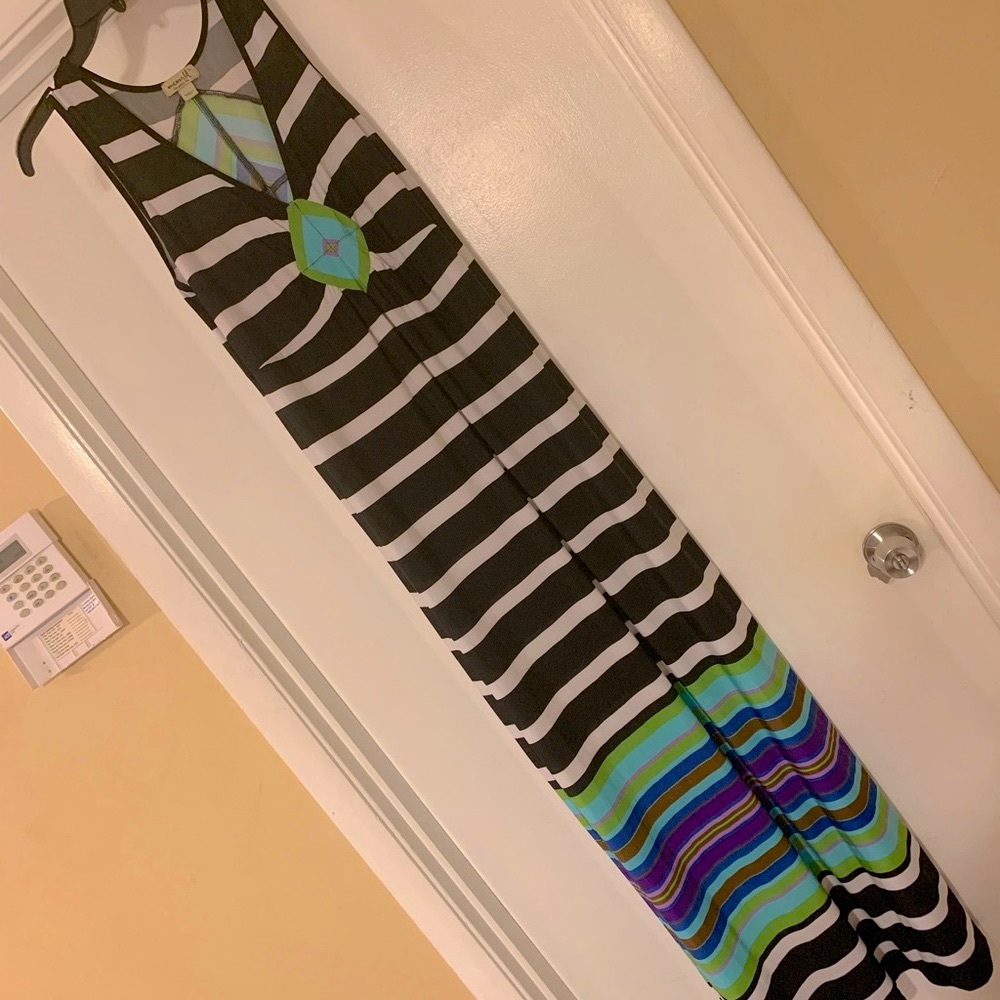 One World Black/White Sleeveless Maxi Dress